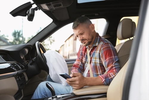 Injured man calling police after a car accident in South Carolina